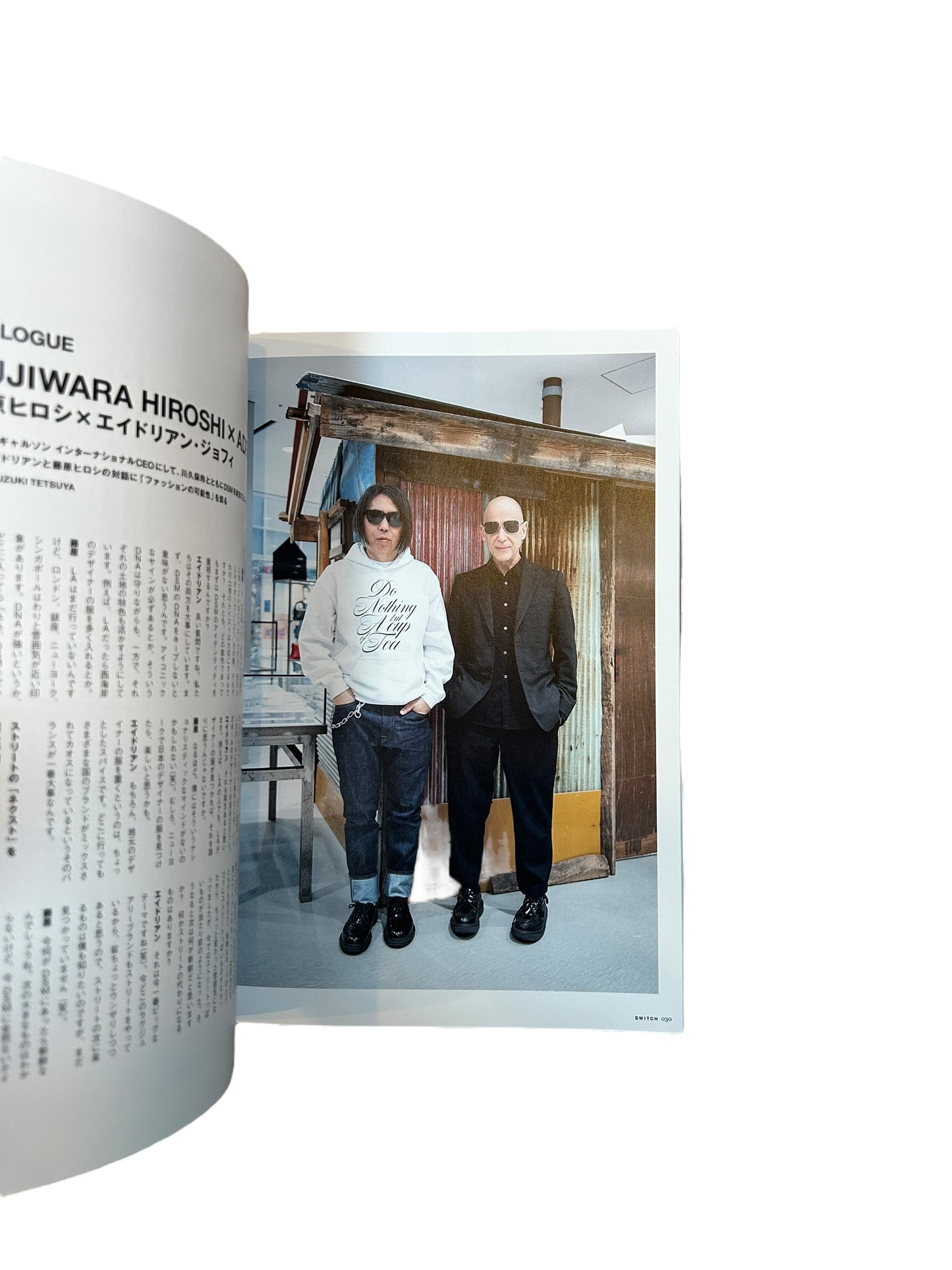 2019 April SWITCH Vol. 37 No. 4 – “Wear Your Reality”